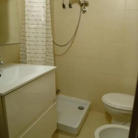 Piccolo Monolocale Con Angolo Cottura